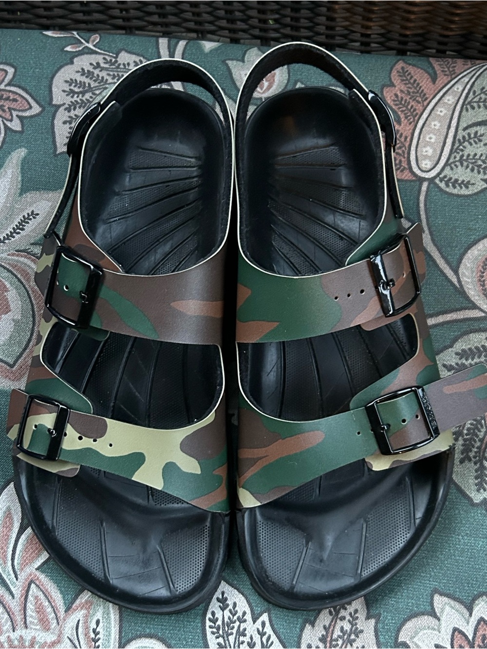 Men’s Birkenstocks Birkis in camouflage new without tags size 44 (men’s 11-11.5)